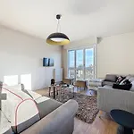Pour 8 Personnes Et 5 Lits Galaxie Apartment Clermont-Ferrand