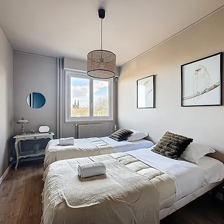 Appartement Pour 8 Personnes Et 5 Lits Galaxie Clermont-Ferrand